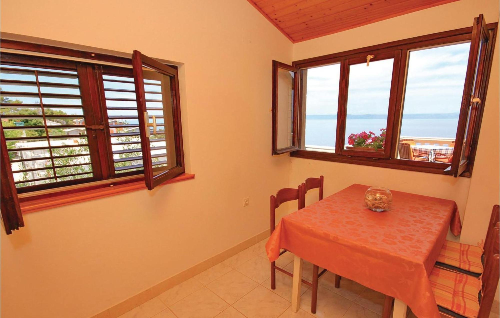 Gorgeous Apartment In Prigradica With Kitchen Exterior foto